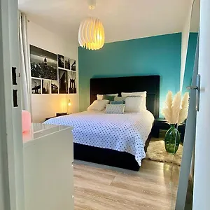 superbe-chambre-avec-vue-et-salle-d-eau-privative-dans.hotels-rhonealpes.com/